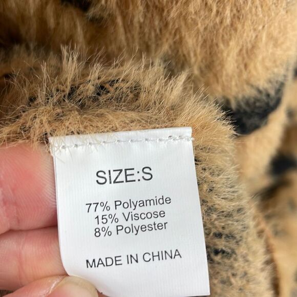 Unbranded Leopard Print Eyelash Knit Fuzzy Full Cropped Sleeve Sweater sz S - Picture 4 of 7